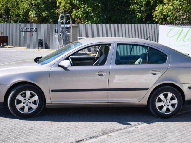 Бежевый Шкода Октавия, объемом двигателя 1.6 л и пробегом 315 тыс. км за 5000 $, фото 5 на Automoto.ua