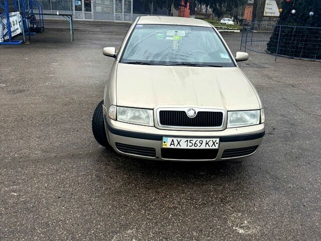 Бежевий Шкода Октавія, об'ємом двигуна 1.6 л та пробігом 300 тис. км за 4000 $, фото 1 на Automoto.ua