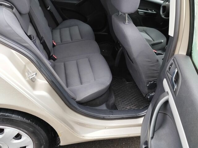 Бежевий Шкода Октавія, об'ємом двигуна 0 л та пробігом 326 тис. км за 2999 $, фото 6 на Automoto.ua