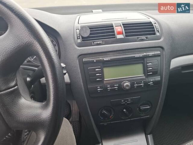Шкода Октавия 2005 в Малине на Automoto.ua Бежевый Шкода Октавия, объемом двигателя 1.6 л и пробегом 324 тыс. км за 6900 $, фото 12 на Automoto.ua