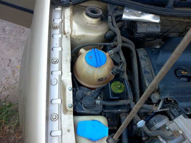 Бежевий Шкода Октавія, об'ємом двигуна 1.8 л та пробігом 234 тис. км за 4900 $, фото 5 на Automoto.ua