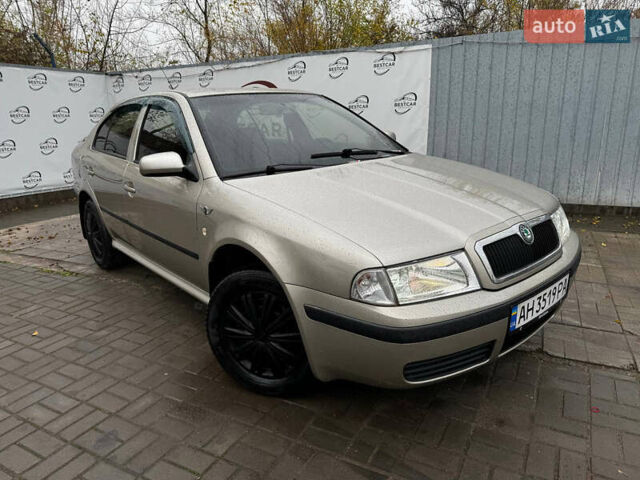 Бежевый Шкода Октавия, объемом двигателя 1.6 л и пробегом 245 тыс. км за 4999 $, фото 1 на Automoto.ua