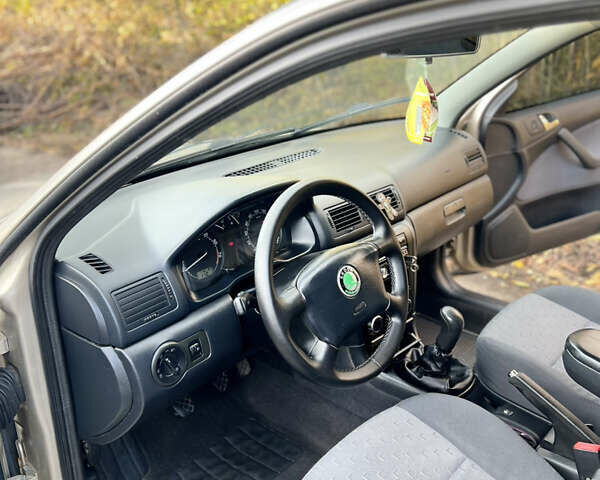 Бежевый Шкода Октавия, объемом двигателя 1.6 л и пробегом 232 тыс. км за 5900 $, фото 16 на Automoto.ua