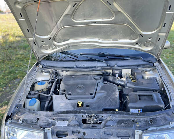 Бежевый Шкода Октавия, объемом двигателя 1.6 л и пробегом 232 тыс. км за 5900 $, фото 10 на Automoto.ua