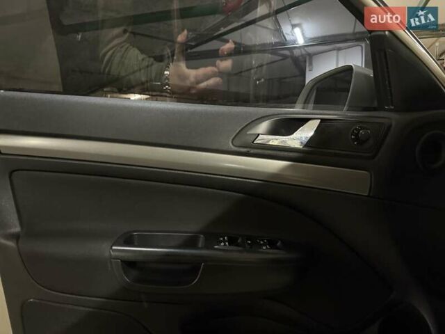 Бежевый Шкода Октавия, объемом двигателя 1.6 л и пробегом 206 тыс. км за 5200 $, фото 14 на Automoto.ua