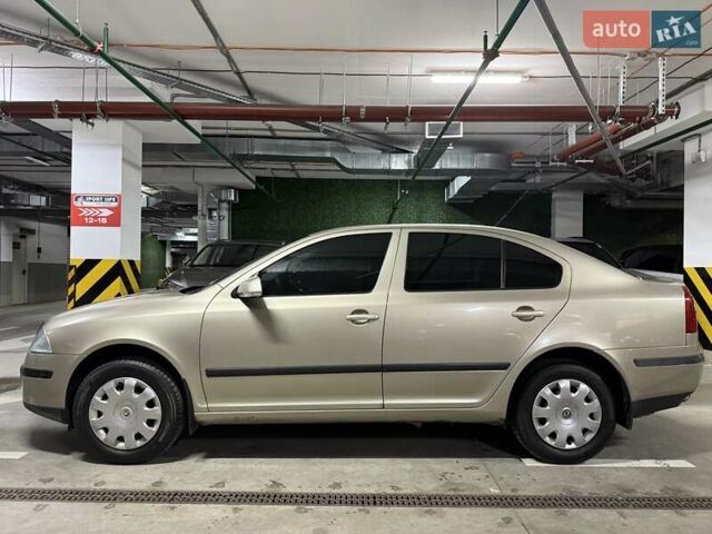 Бежевый Шкода Октавия, объемом двигателя 1.6 л и пробегом 206 тыс. км за 5200 $, фото 5 на Automoto.ua