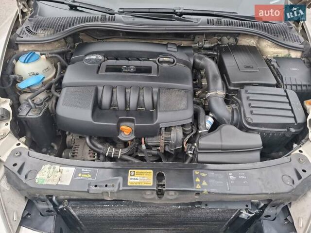 Шкода Октавия 2005 в Малине на Automoto.ua Бежевый Шкода Октавия, объемом двигателя 1.6 л и пробегом 324 тыс. км за 6900 $, фото 11 на Automoto.ua