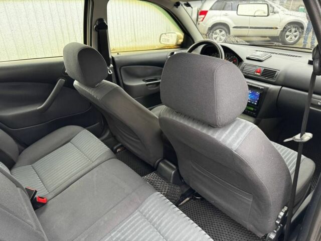 Бежевый Шкода Октавия, объемом двигателя 1.6 л и пробегом 245 тыс. км за 4999 $, фото 12 на Automoto.ua