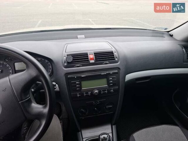 Шкода Октавия 2005 в Малине на Automoto.ua Бежевый Шкода Октавия, объемом двигателя 1.6 л и пробегом 324 тыс. км за 6900 $, фото 14 на Automoto.ua