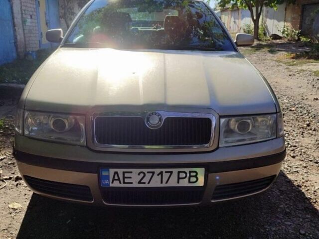 Бежевый Шкода Октавия, объемом двигателя 1.6 л и пробегом 270 тыс. км за 4500 $, фото 1 на Automoto.ua