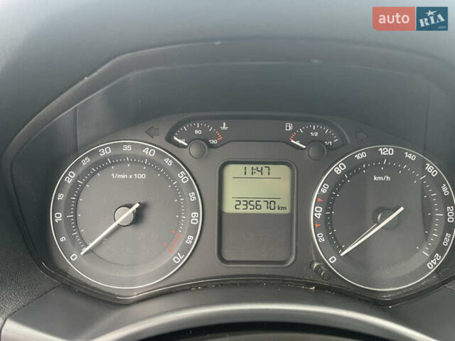 Бежевий Шкода Октавія, об'ємом двигуна 0 л та пробігом 235 тис. км за 6450 $, фото 58 на Automoto.ua