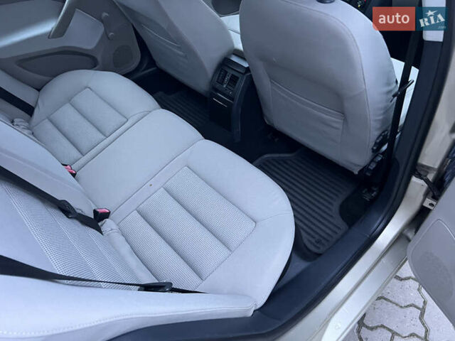 Бежевый Шкода Октавия, объемом двигателя 1.6 л и пробегом 212 тыс. км за 5490 $, фото 27 на Automoto.ua