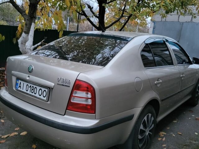 Бежевый Шкода Октавия, объемом двигателя 1.8 л и пробегом 527 тыс. км за 3900 $, фото 1 на Automoto.ua