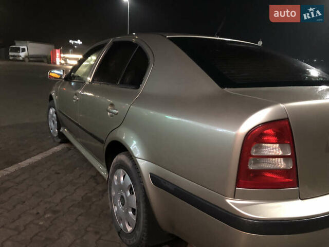 Бежевый Шкода Октавия, объемом двигателя 1.9 л и пробегом 593 тыс. км за 4800 $, фото 3 на Automoto.ua