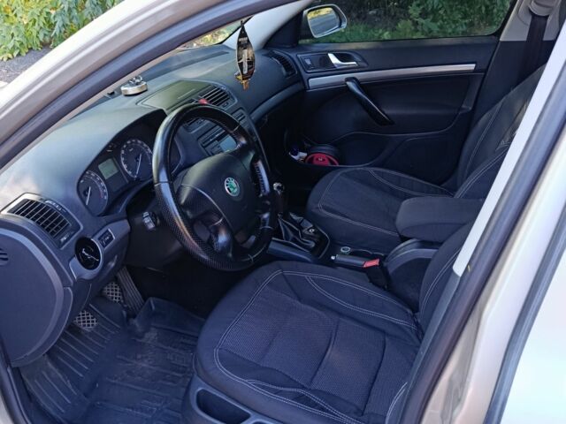 Бежевый Шкода Октавия, объемом двигателя 1.6 л и пробегом 250 тыс. км за 6000 $, фото 3 на Automoto.ua