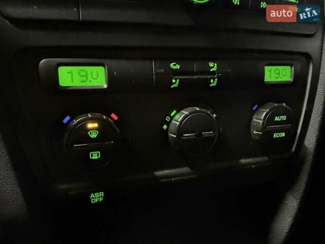 Бежевый Шкода Октавия, объемом двигателя 1.6 л и пробегом 206 тыс. км за 5200 $, фото 24 на Automoto.ua