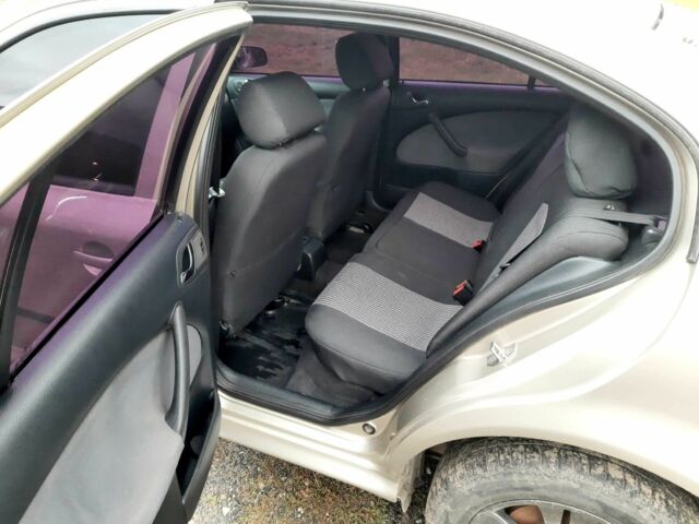 Шкода Октавія 2005 у Чугуеве на Automoto.ua Бежевий Шкода Октавія, об'ємом двигуна 1.6 л та пробігом 248 тис. км за 5750 $, фото 9 на Automoto.ua