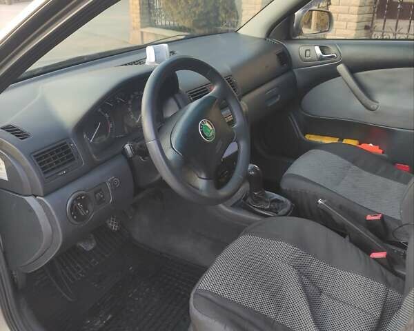 Бежевый Шкода Октавия, объемом двигателя 1.6 л и пробегом 255 тыс. км за 4000 $, фото 26 на Automoto.ua