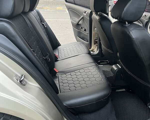 Бежевий Шкода Октавія, об'ємом двигуна 1.6 л та пробігом 200 тис. км за 6200 $, фото 20 на Automoto.ua