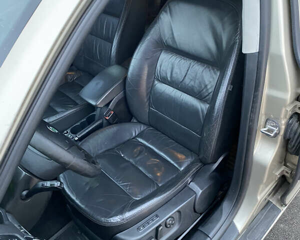 Бежевый Шкода Октавия, объемом двигателя 1.9 л и пробегом 350 тыс. км за 4999 $, фото 35 на Automoto.ua