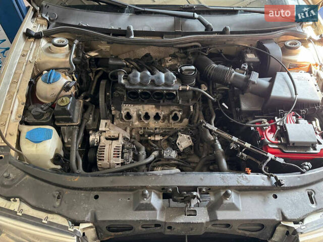 Бежевый Шкода Октавия, объемом двигателя 1.6 л и пробегом 213 тыс. км за 5500 $, фото 40 на Automoto.ua