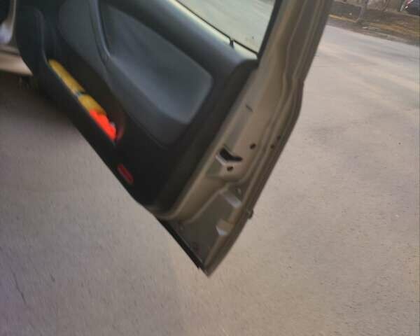 Бежевый Шкода Октавия, объемом двигателя 1.6 л и пробегом 255 тыс. км за 4000 $, фото 33 на Automoto.ua