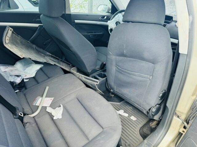 Бежевий Шкода Октавія, об'ємом двигуна 1.6 л та пробігом 300 тис. км за 1900 $, фото 8 на Automoto.ua