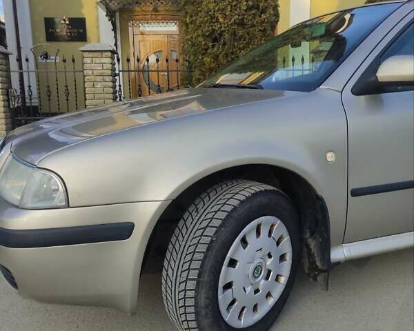 Бежевый Шкода Октавия, объемом двигателя 1.6 л и пробегом 255 тыс. км за 4000 $, фото 24 на Automoto.ua