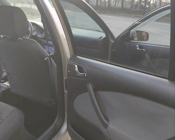 Бежевый Шкода Октавия, объемом двигателя 1.6 л и пробегом 255 тыс. км за 4000 $, фото 37 на Automoto.ua