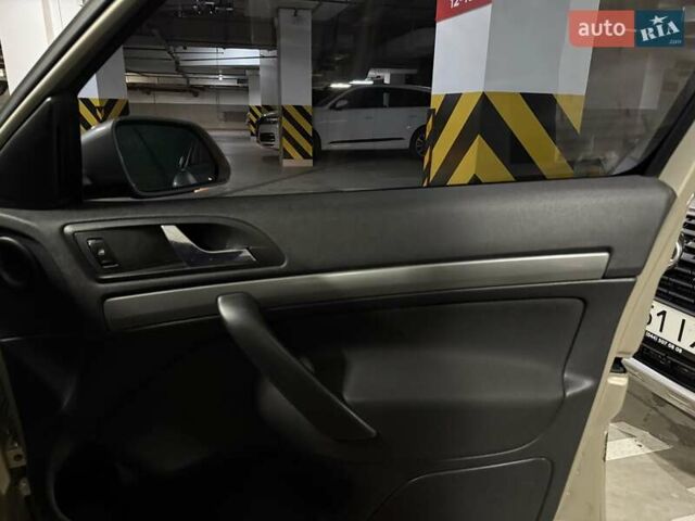 Бежевый Шкода Октавия, объемом двигателя 1.6 л и пробегом 206 тыс. км за 5200 $, фото 32 на Automoto.ua