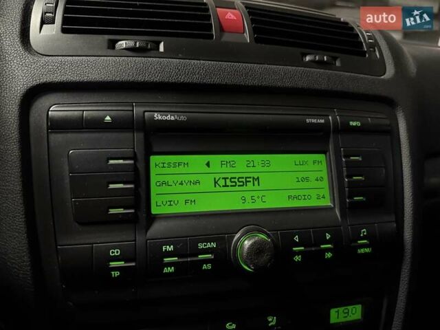 Бежевый Шкода Октавия, объемом двигателя 1.6 л и пробегом 206 тыс. км за 5200 $, фото 23 на Automoto.ua