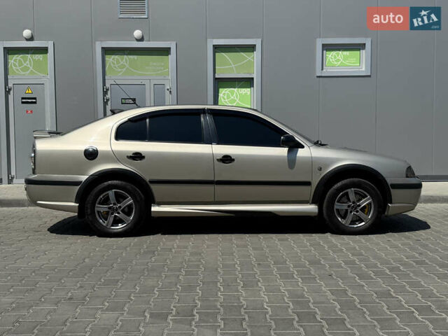 Бежевый Шкода Октавия, объемом двигателя 2 л и пробегом 125 тыс. км за 8500 $, фото 8 на Automoto.ua