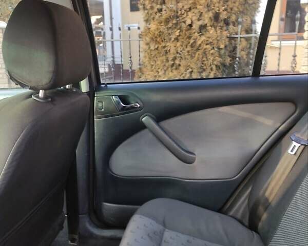 Бежевый Шкода Октавия, объемом двигателя 1.6 л и пробегом 255 тыс. км за 4000 $, фото 36 на Automoto.ua