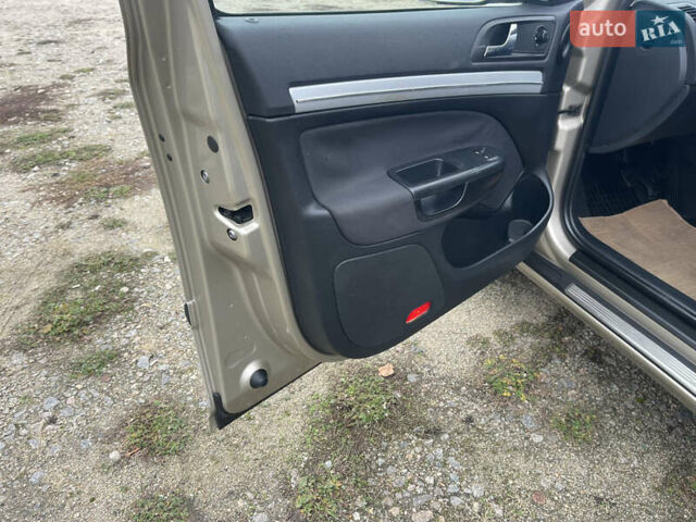 Бежевий Шкода Октавія, об'ємом двигуна 0 л та пробігом 235 тис. км за 6450 $, фото 52 на Automoto.ua