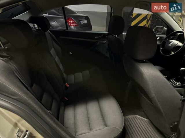 Бежевый Шкода Октавия, объемом двигателя 1.6 л и пробегом 206 тыс. км за 5200 $, фото 30 на Automoto.ua