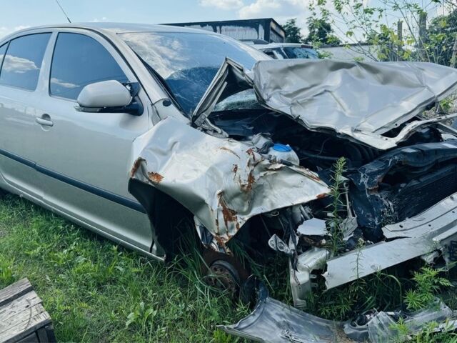 Бежевий Шкода Октавія, об'ємом двигуна 1.6 л та пробігом 300 тис. км за 1900 $, фото 3 на Automoto.ua