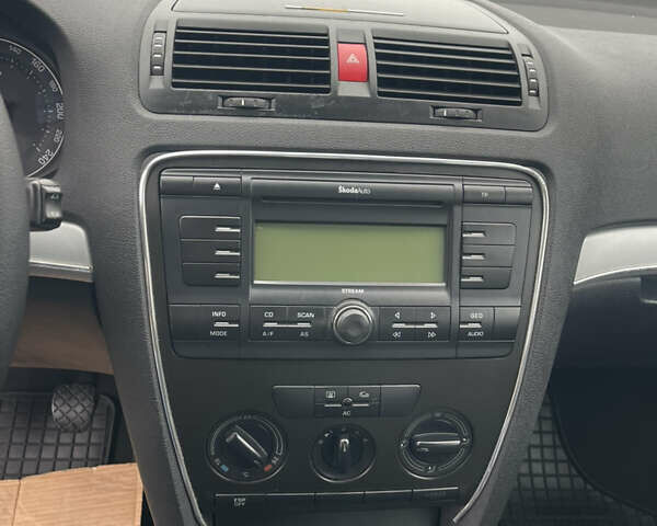 Бежевий Шкода Октавія, об'ємом двигуна 0 л та пробігом 235 тис. км за 6450 $, фото 59 на Automoto.ua