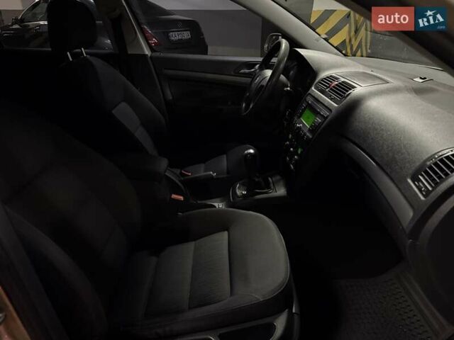 Бежевый Шкода Октавия, объемом двигателя 1.6 л и пробегом 206 тыс. км за 5200 $, фото 33 на Automoto.ua