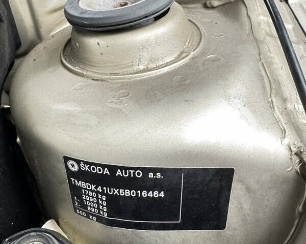 Бежевый Шкода Октавия, объемом двигателя 1.6 л и пробегом 213 тыс. км за 5500 $, фото 19 на Automoto.ua