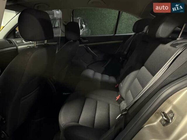 Бежевый Шкода Октавия, объемом двигателя 1.6 л и пробегом 206 тыс. км за 5200 $, фото 27 на Automoto.ua