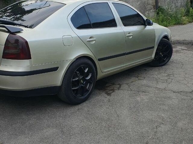 Бежевый Шкода Октавия, объемом двигателя 1.9 л и пробегом 350 тыс. км за 3500 $, фото 4 на Automoto.ua