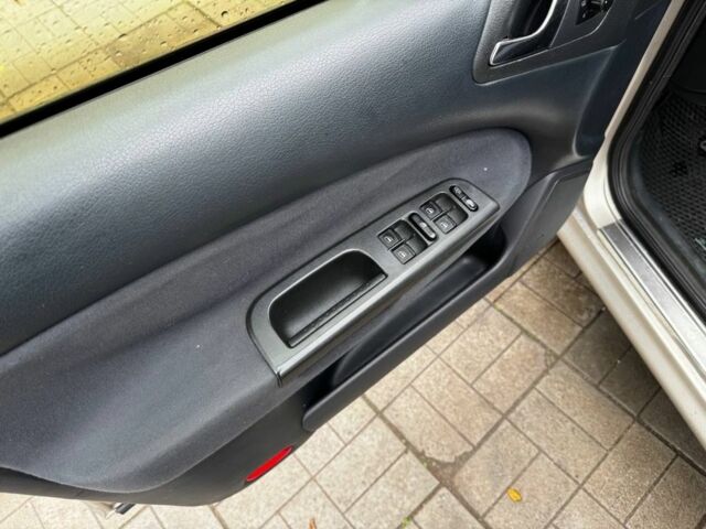 Бежевый Шкода Октавия, объемом двигателя 1.6 л и пробегом 245 тыс. км за 4999 $, фото 6 на Automoto.ua