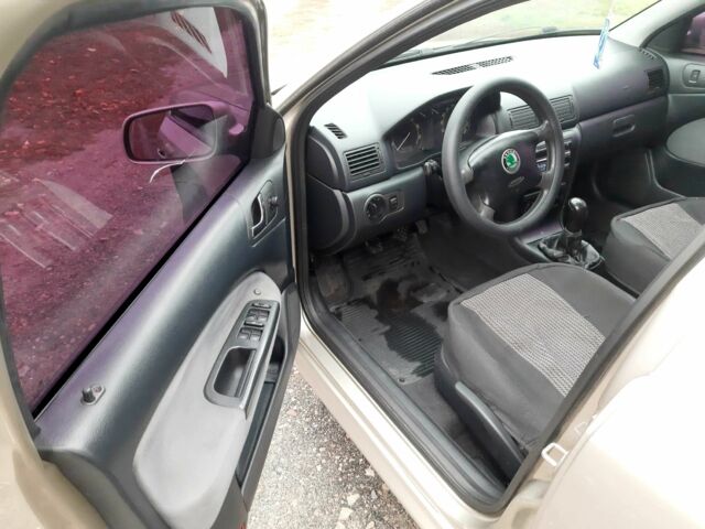 Шкода Октавія 2005 у Чугуеве на Automoto.ua Бежевий Шкода Октавія, об'ємом двигуна 1.6 л та пробігом 248 тис. км за 5750 $, фото 6 на Automoto.ua