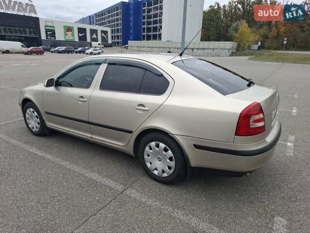 Шкода Октавия 2005 в Малине на Automoto.ua Бежевый Шкода Октавия, объемом двигателя 1.6 л и пробегом 324 тыс. км за 6900 $, фото 1 на Automoto.ua