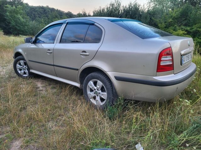 Бежевый Шкода Октавия, объемом двигателя 1.8 л и пробегом 527 тыс. км за 3900 $, фото 13 на Automoto.ua