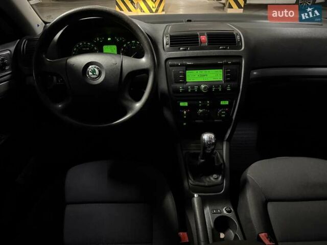 Бежевый Шкода Октавия, объемом двигателя 1.6 л и пробегом 206 тыс. км за 5200 $, фото 19 на Automoto.ua