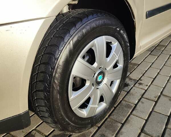 Бежевый Шкода Октавия, объемом двигателя 1.6 л и пробегом 189 тыс. км за 2999 $, фото 8 на Automoto.ua