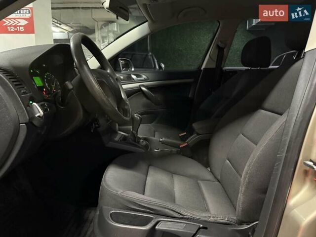 Бежевый Шкода Октавия, объемом двигателя 1.6 л и пробегом 206 тыс. км за 5200 $, фото 16 на Automoto.ua