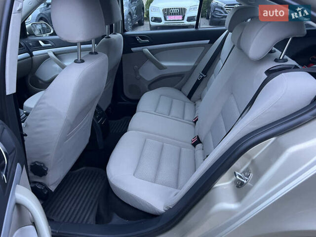 Бежевый Шкода Октавия, объемом двигателя 1.6 л и пробегом 212 тыс. км за 5490 $, фото 30 на Automoto.ua