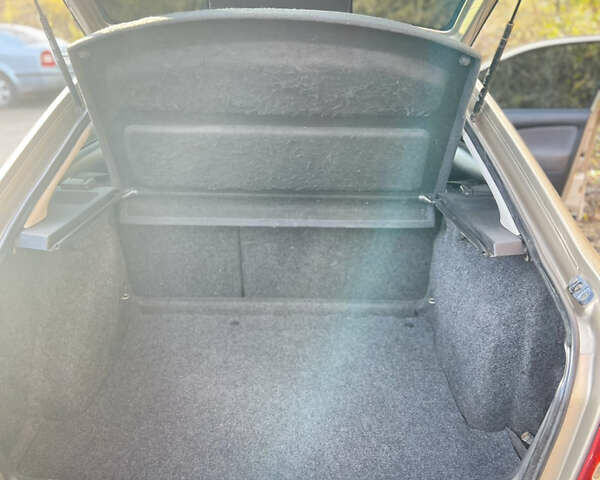 Бежевый Шкода Октавия, объемом двигателя 1.6 л и пробегом 232 тыс. км за 5900 $, фото 13 на Automoto.ua